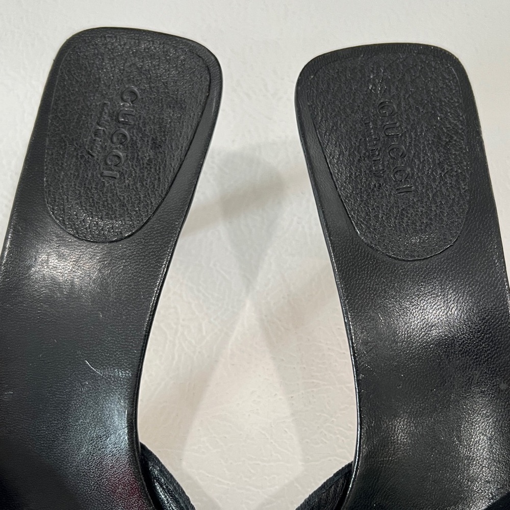 Gucci Elegant Black Women's  Kitten Sandal Mules with Gold Chain Detail 9.5 - Picture 4 of 10